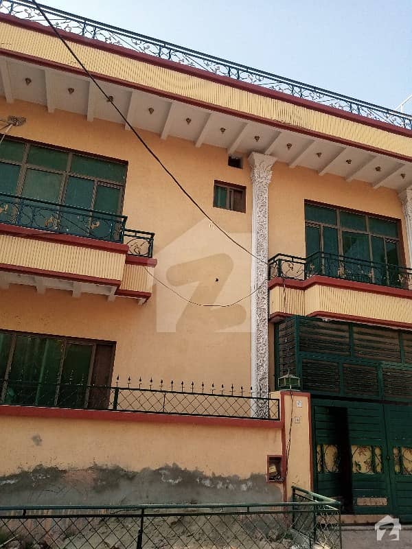 چکلالہ سکیم 3 چکلالہ سکیم راولپنڈی میں 4 کمروں کا 8 مرلہ مکان 55 ہزار میں کرایہ پر دستیاب ہے۔