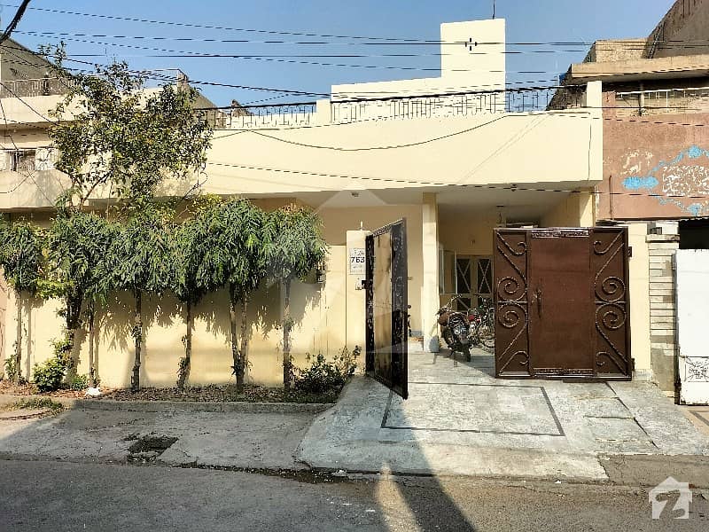 علامہ اقبال ٹاؤن ۔ راوی بلاک علامہ اقبال ٹاؤن لاہور میں 4 کمروں کا 10 مرلہ مکان 2.5 کروڑ میں برائے فروخت۔