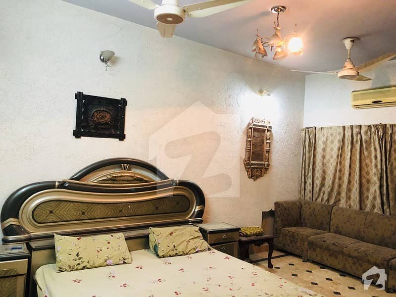 کرکٹ اسٹیڈیم روڈ راولپنڈی میں 6 کمروں کا 6 مرلہ مکان 5.1 کروڑ میں برائے فروخت۔