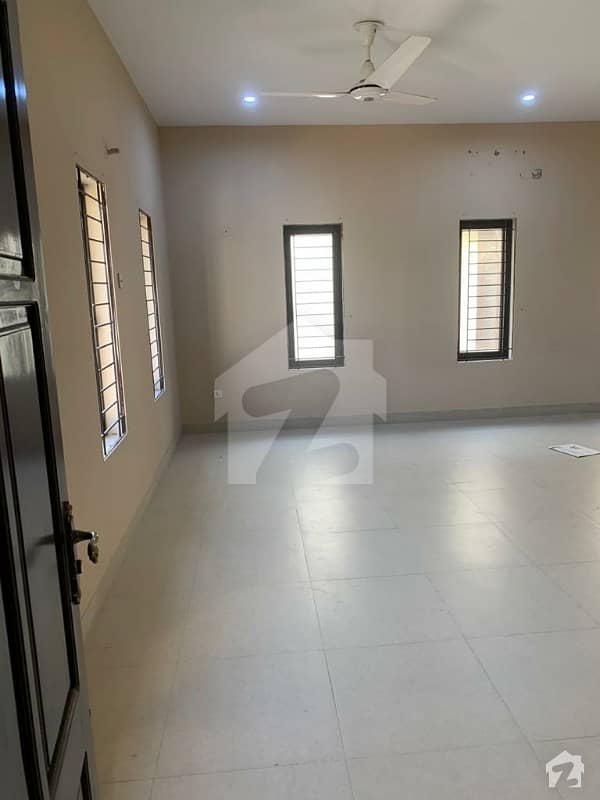 Slightly Used A 4500 Square Feet Upper Portion Located In Dha Phase 7 Is Available For Rent