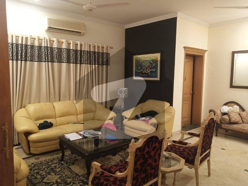 پی سی ایس آئی آر سٹاف کالونی لاہور میں 6 کمروں کا 16 مرلہ مکان 2.4 کروڑ میں برائے فروخت۔