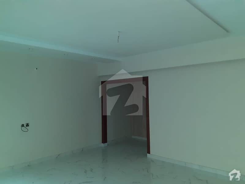 10 Marla House Available In Stately Neighbourhood Of Wapda City