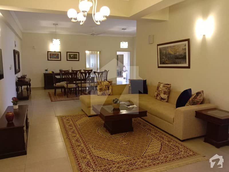 3000$ 3 bed Flat Available For rent Margalla Facing