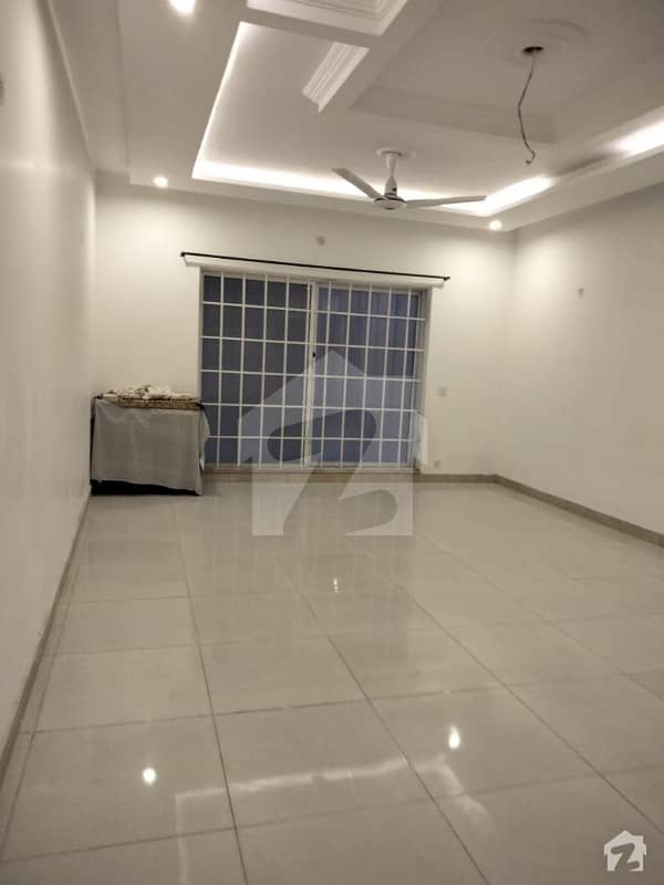 30x60 Ground Portion Available For Rent