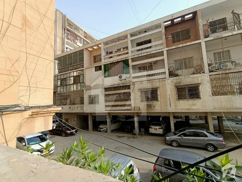 کلفٹن ۔ بلاک 7 کلفٹن کراچی میں 3 کمروں کا 7 مرلہ فلیٹ 1.2 کروڑ میں برائے فروخت۔