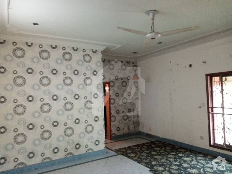 جوہر ٹاؤن فیز 2 جوہر ٹاؤن لاہور میں 6 کمروں کا 1 کنال مکان 2.75 لاکھ میں کرایہ پر دستیاب ہے۔