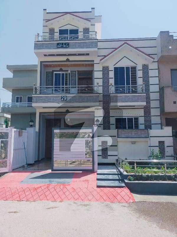Beautiful Location Brand New 25 X 40 House For Sale In G-13 Islamabad