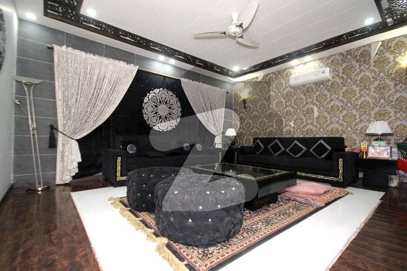 ڈی ایچ اے فیز 5 ڈیفنس (ڈی ایچ اے) لاہور میں 5 کمروں کا 1 کنال مکان 6.6 کروڑ میں برائے فروخت۔