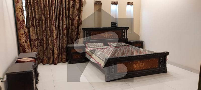 ڈی ایچ اے فیز 2 ڈیفنس (ڈی ایچ اے) لاہور میں 5 کمروں کا 1 کنال مکان 1.9 لاکھ میں کرایہ پر دستیاب ہے۔