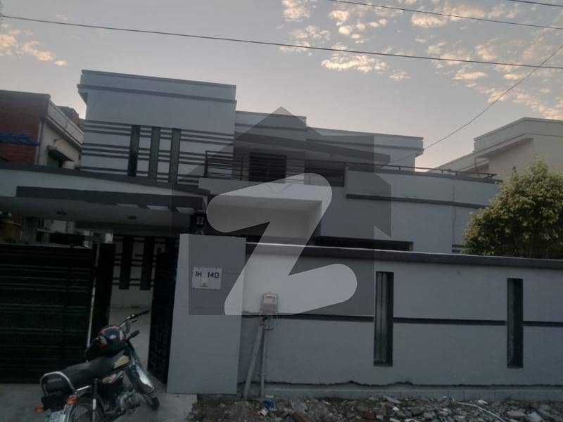پی اے ایف فالکن کمپلیکس گلبرگ لاہور میں 4 کمروں کا 14 مرلہ مکان 4.9 کروڑ میں برائے فروخت۔