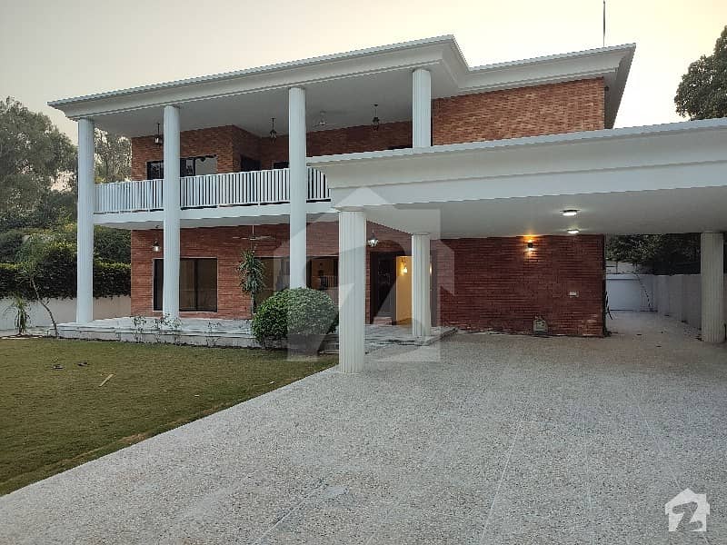 888 Square Yard House On Extremely Prime Location Available For Sale In Islamabad
