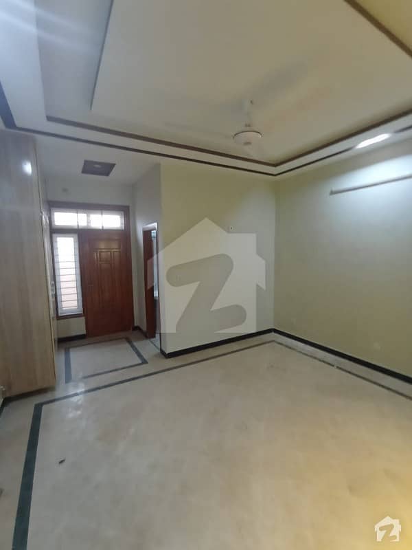 جناح گارڈنز ایف ای سی ایچ ایس اسلام آباد میں 6 کمروں کا 8 مرلہ مکان 63 ہزار میں کرایہ پر دستیاب ہے۔