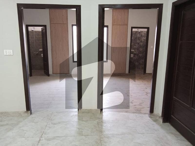 مارگلہ ویو ہاؤسنگ سوسائٹی ڈی ۔ 17 اسلام آباد میں 4 کمروں کا 5 مرلہ مکان 1.1 کروڑ میں برائے فروخت۔