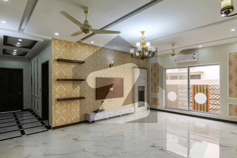 ڈی ایچ اے فیز 5 ڈیفنس (ڈی ایچ اے) لاہور میں 5 کمروں کا 1 کنال مکان 2.25 لاکھ میں کرایہ پر دستیاب ہے۔
