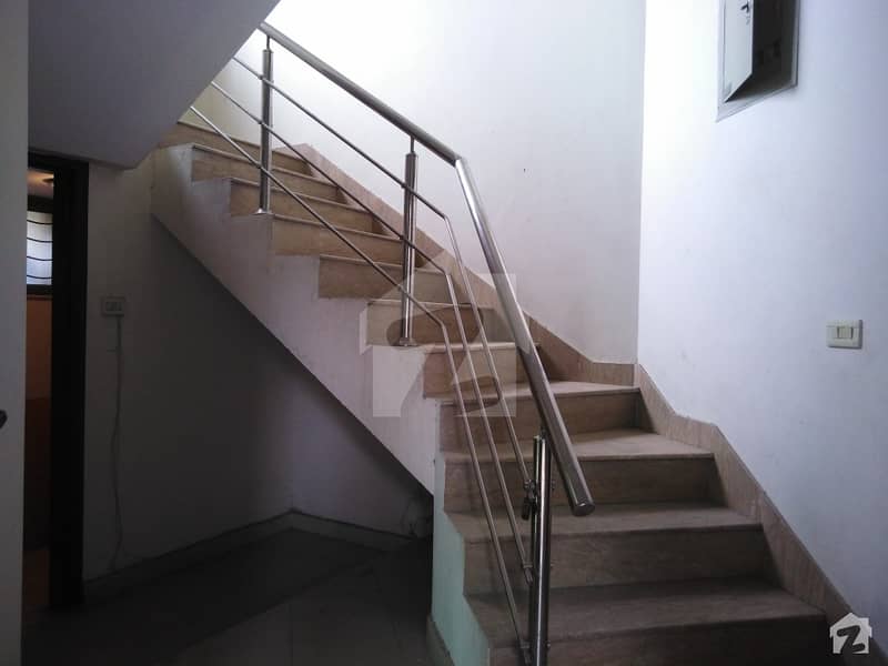 1 Kanal House available for sale in Askari, Lahore