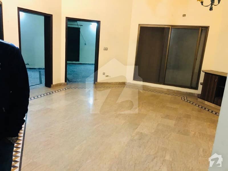 10 Marla upper portion available for rent in wapda town