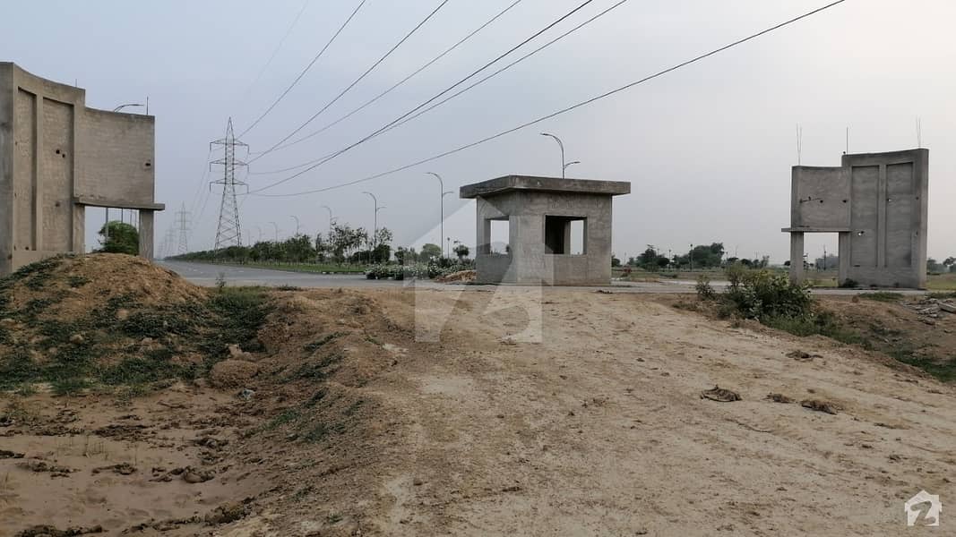 5 Marla Plot 60ft Road Next To 150 Feet Road Block M8-b1 For Sale On Cheap Price.