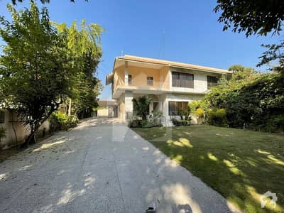 888 Sq Yd Luxury Triple Storey House With Possession Available For Sale In Islamabad 888 Sq Yd Luxury Triple Storey House With Possession Available For Sale In Islamabad