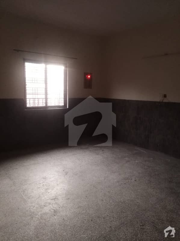 علامہ اقبال ٹاؤن لاہور میں 5 کمروں کا 0.02 مرلہ مکان 60 ہزار میں کرایہ پر دستیاب ہے۔