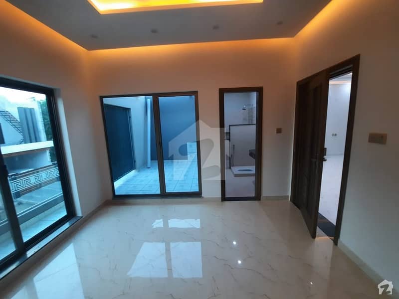 5 Marla House Ideally Situated In Madina Town