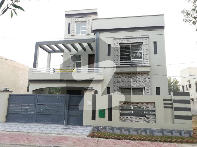 10 Marla Beautiful House For Rent In Iris Block Sector C Bahria Town Lahore