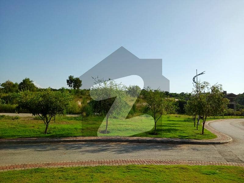 2 Kanal Three Side Corner Golf Course View Tow Side Open Top Hight Location plot