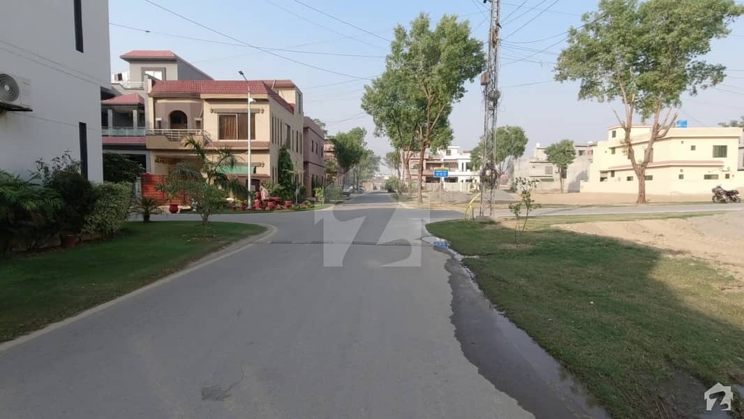 پارک ویو سٹی ۔ ٹوپز بلاک پارک ویو سٹی لاہور میں 5 مرلہ رہائشی پلاٹ 65 لاکھ میں برائے فروخت۔