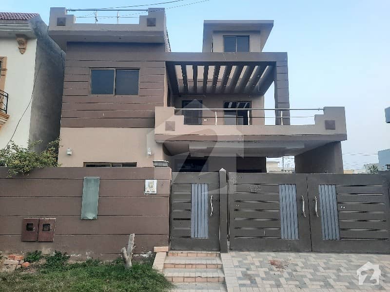 10 Marla Used House For Sale In Central Park Lahore