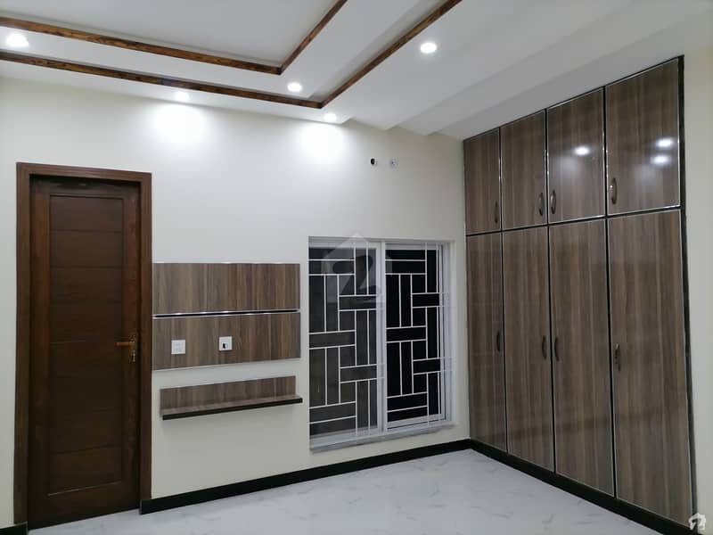 نشیمنِ اقبال فیز 2 نشیمنِ اقبال لاہور میں 5 کمروں کا 10 مرلہ مکان 2.16 کروڑ میں برائے فروخت۔