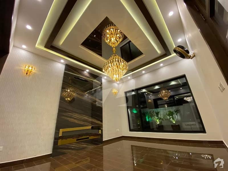 ماڈل ٹاؤن ۔ بلاک اے ماڈل ٹاؤن لاہور میں 6 کمروں کا 2 کنال مکان 13.5 کروڑ میں برائے فروخت۔