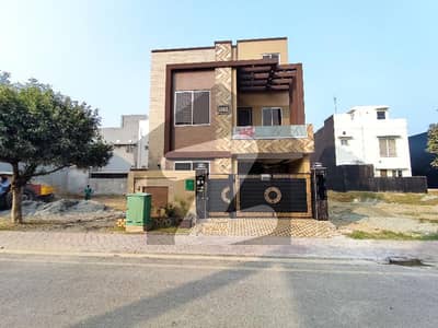 5 Marla New Luxury House In Bahria Town