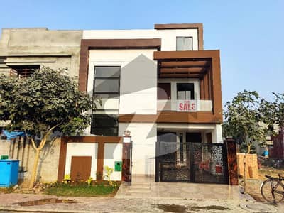 5 Marla New Luxury House (park Facing) In Bahria Town