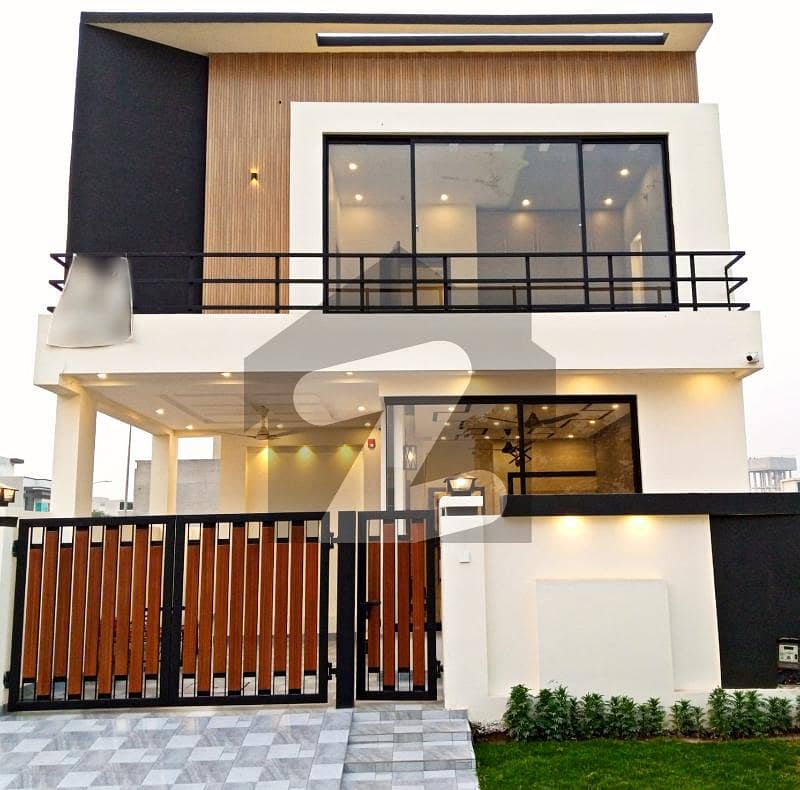 5 Marla Beautifully Designed Modern House For SALE In DHA Phase 9 Town