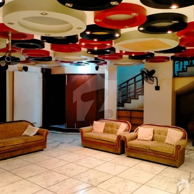 ڈی ایچ اے - ای ایم ای کاٹیجز ای ایم ای سوسائٹی لاہور میں 6 کمروں کا 1.6 کنال مکان 12 کروڑ میں برائے فروخت۔