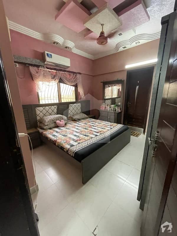 کلفٹن ۔ بلاک 8 کلفٹن کراچی میں 2 کمروں کا 4 مرلہ فلیٹ 2.35 کروڑ میں برائے فروخت۔
