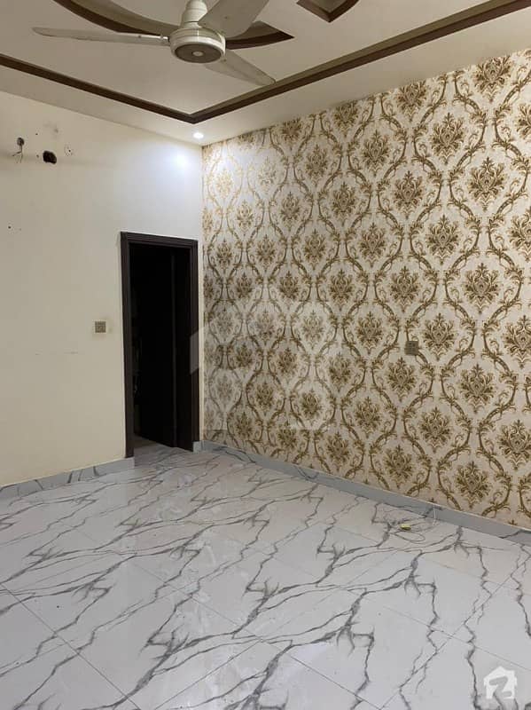 ڈیفینس ہومز سوسائٹی سیالکوٹ میں 5 کمروں کا 10 مرلہ مکان 65 ہزار میں کرایہ پر دستیاب ہے۔