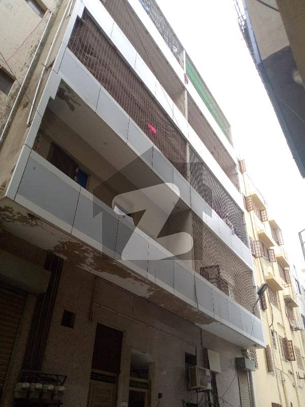 ڈی ایچ اے فیز 2 ایکسٹینشن ڈی ایچ اے ڈیفینس کراچی میں 2 کمروں کا 5 مرلہ فلیٹ 34 ہزار میں کرایہ پر دستیاب ہے۔