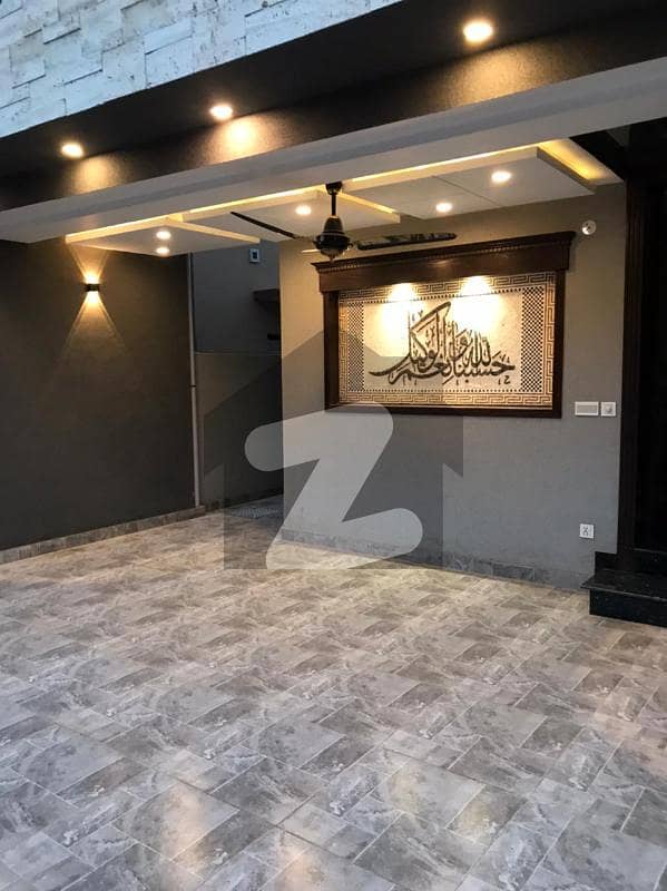 10 Marla Lavish House For Sale In DD Block Bahria Town Lahore