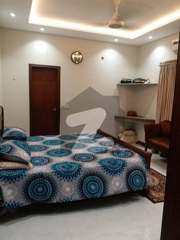 پیراگون سٹی ۔ گروو بلاک پیراگون سٹی لاہور میں 5 کمروں کا 12 مرلہ مکان 3.4 کروڑ میں برائے فروخت۔