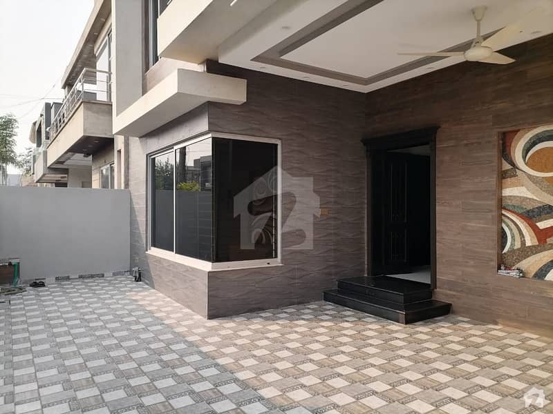 10 Marla House Ideally Situated In Fazaia Housing Scheme
