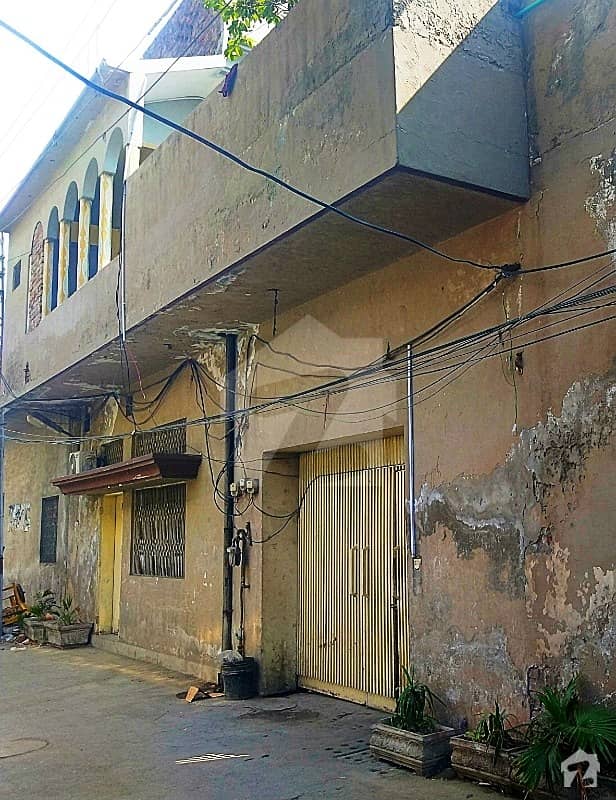 زیتون کالونی لاہور میں 7 کمروں کا 10 مرلہ مکان 1.7 کروڑ میں برائے فروخت۔