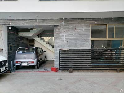 علامہ اقبال ٹاؤن ۔ مسلم بلاک علامہ اقبال ٹاؤن لاہور میں 5 کمروں کا 5 مرلہ مکان 1.6 کروڑ میں برائے فروخت۔