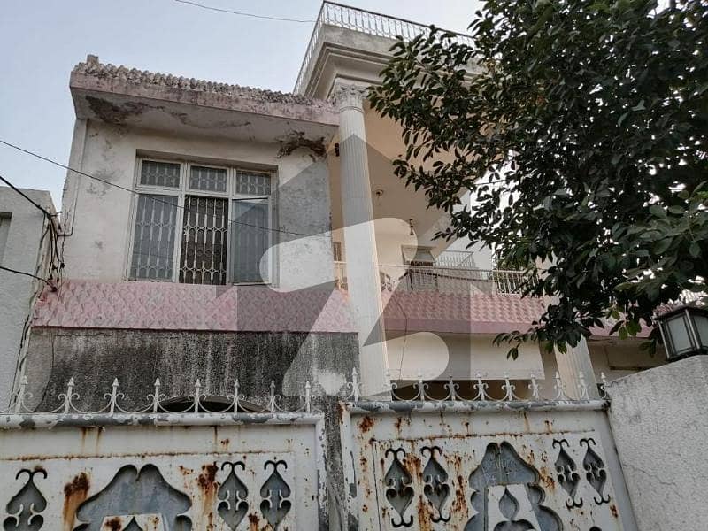 23 Marla Corner House For Sale In Model Town Extension P Block Lahore