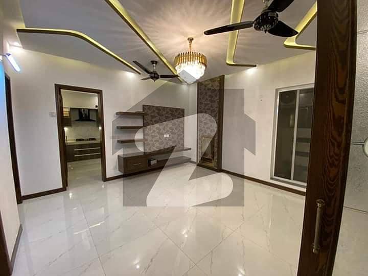 10 Marla House For Sale Located in Sector E Bahria Town, Lahore