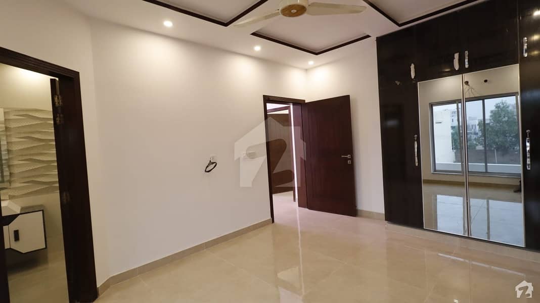 10 Marla Lower Portion Ideally Situated In Gulbahar Park