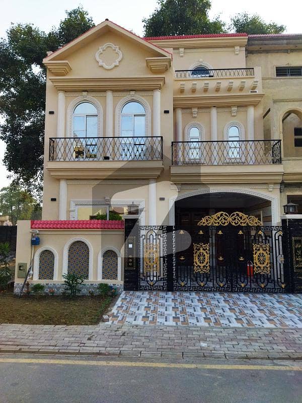 ڈریم گارڈنز ڈیفینس روڈ لاہور میں 4 کمروں کا 5 مرلہ مکان 1.79 کروڑ میں برائے فروخت۔