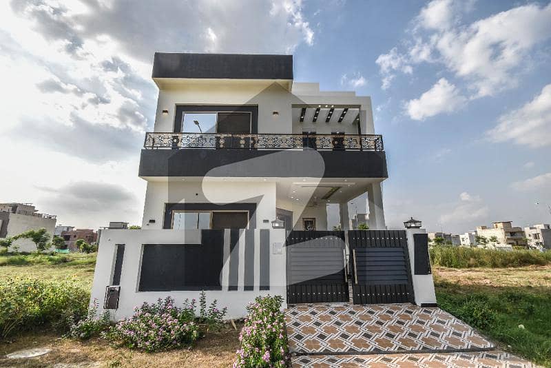 05 Marla Outclass Brand New Luxury Bungalow For Sale