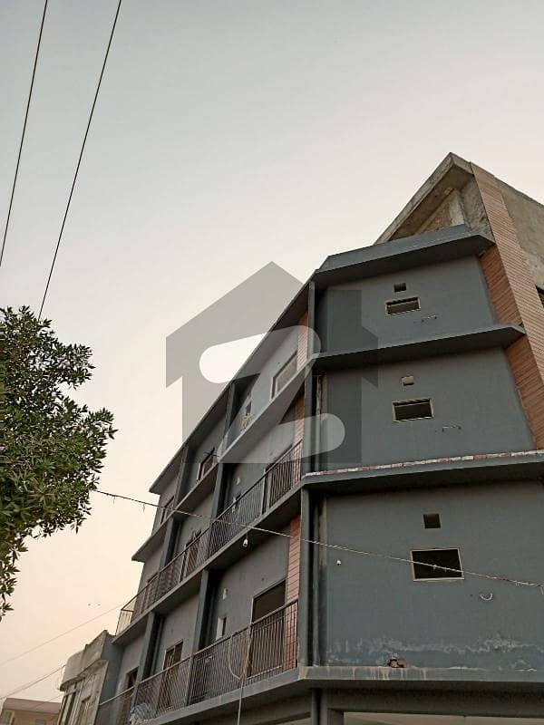 پی آئی اے ہاؤسنگ سکیم لاہور میں 11 کمروں کا 12 مرلہ فلیٹ 35 ہزار میں کرایہ پر دستیاب ہے۔
