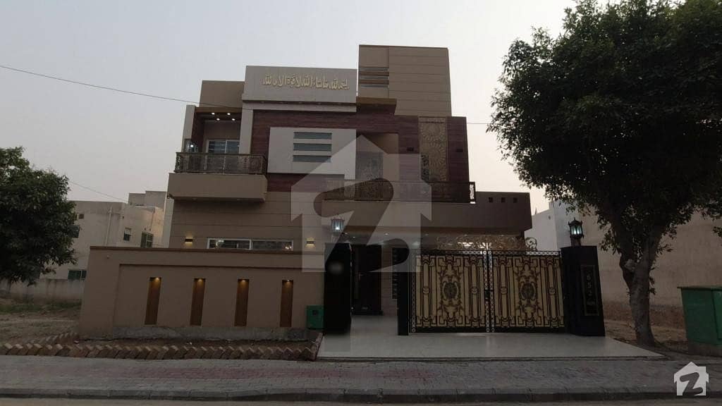 بحریہ ٹاؤن جینیپر بلاک بحریہ ٹاؤن سیکٹر سی بحریہ ٹاؤن لاہور میں 5 کمروں کا 10 مرلہ مکان 3.5 کروڑ میں برائے فروخت۔