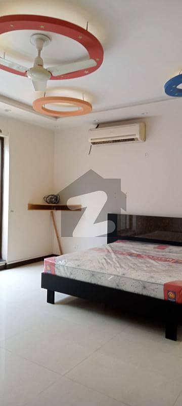 ڈی ایچ اے فیز 5 - بلاک جی فیز 5 ڈیفنس (ڈی ایچ اے) لاہور میں 5 کمروں کا 2 کنال مکان 5 لاکھ میں کرایہ پر دستیاب ہے۔